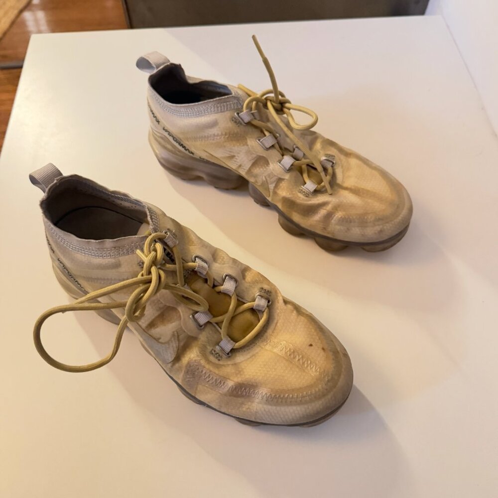 Nike Air VaporMax – Beige/Neutral (Worn-In / Distressed Look)
